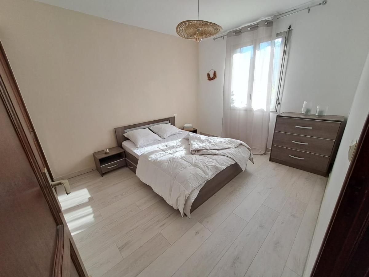 T2 A 2Min Du Centre +Parking Apartment L'Isle-sur-la-Sorgue Luaran gambar