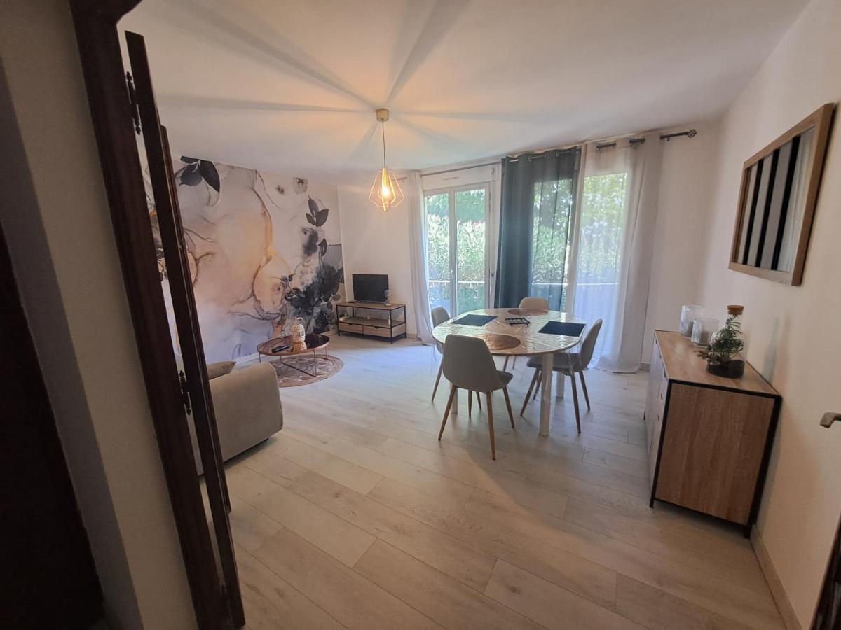 T2 A 2Min Du Centre +Parking Apartment L'Isle-sur-la-Sorgue Luaran gambar